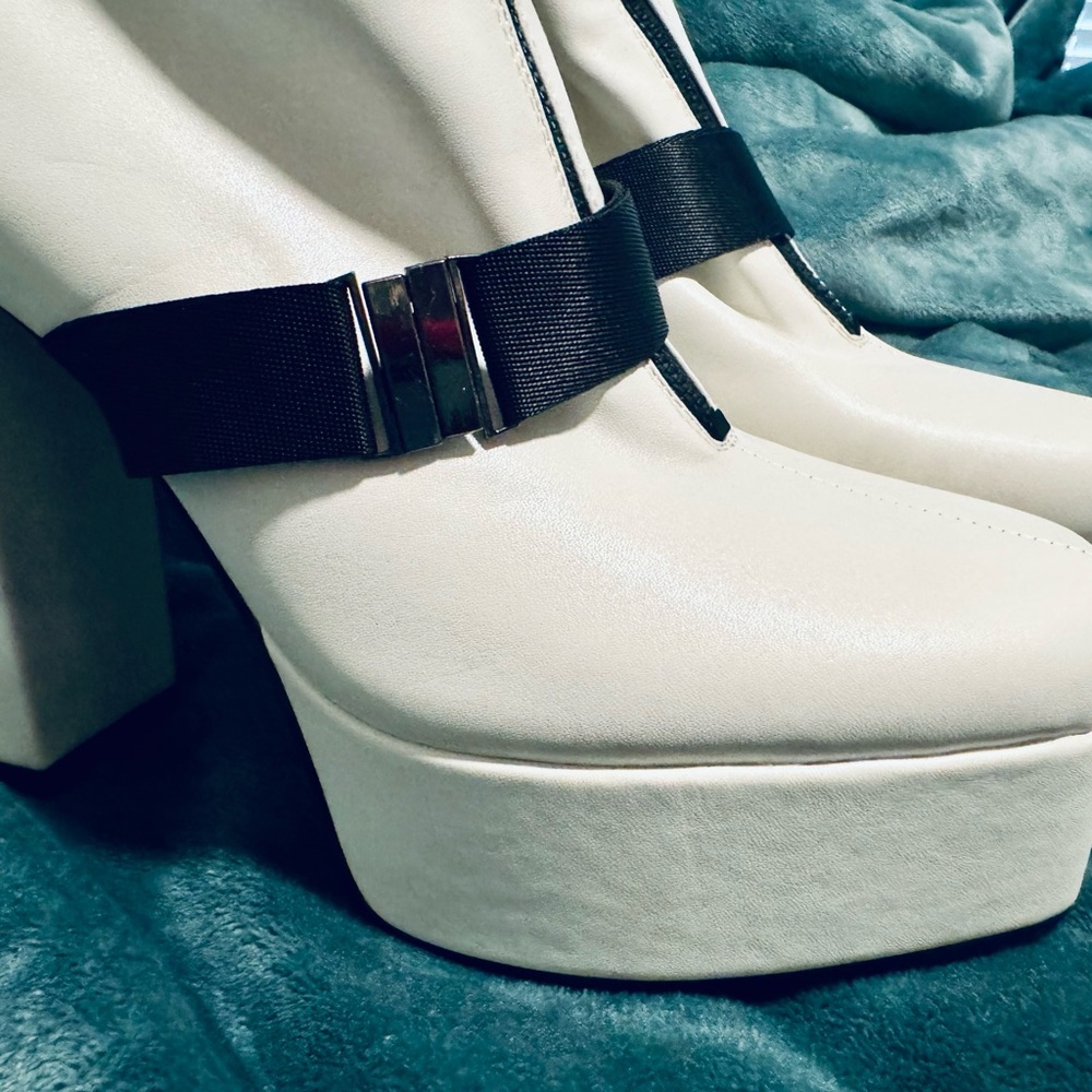London Fog Chic White and Black Heeled Boots with Ankle Strap - Picture 11 of 12